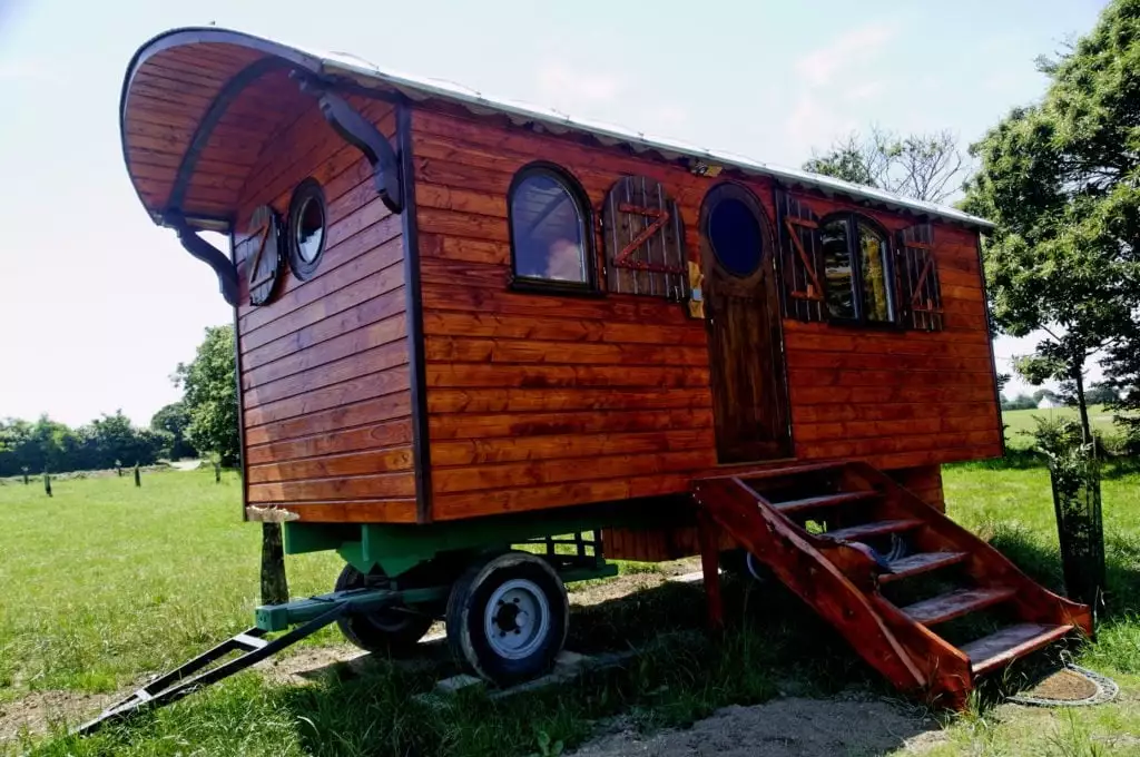 la roulotte, le repaire des amoureux. Hébergements Insolites: la roulotte gitane