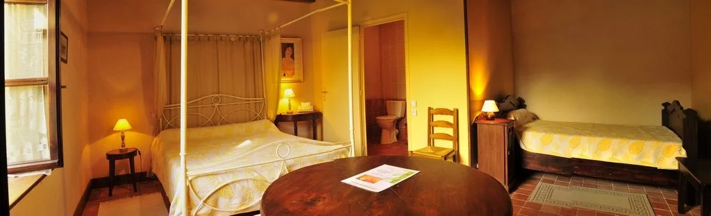 Location de Chambres d'hôtes en bord de mer Finistère sud grand lit 2m